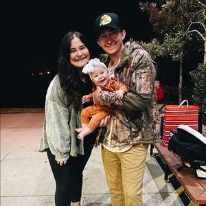 Meet your Posher, Dakota